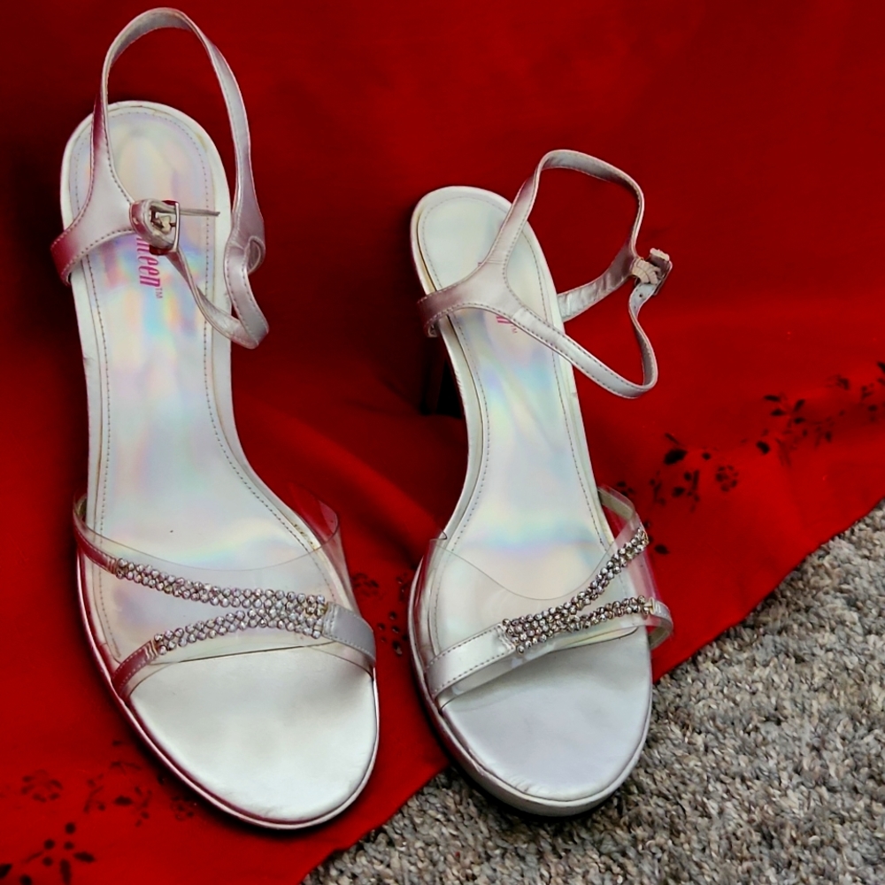 Seventeen,silver, size 8, 4 inch high heels with irridescent jewels on front